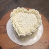 6 inch deorated cake